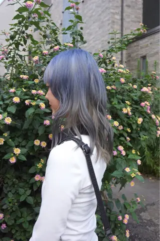 セミロング カラー 愛心manami HOPEのヘアスタイル