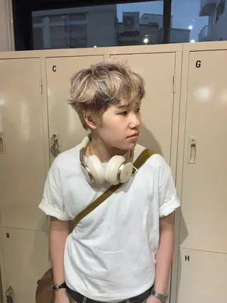 カラー メンズ 🧤高明度ハイトーン 🧤莉音のヘアスタイル