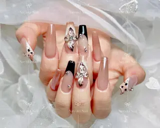 ネイル 🦋 Queenieのネイルデザイン