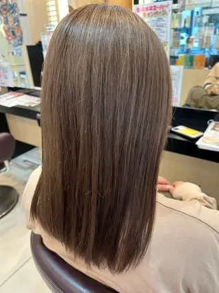 ミディアム カラー ゆめ ベージュカラーのヘアスタイル