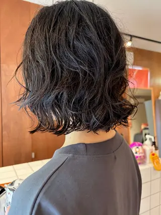 ショート パーマ ニュアンスパーマ🪿 透明感カラー岩波ゆいのヘアスタイル