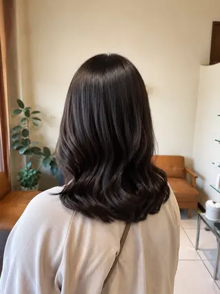 ミディアム 西村 藍伽のヘアスタイル