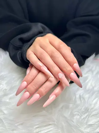 ネイル AURA NAIL🎀💅のネイルデザイン
