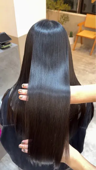 ロング 内海 美莱のヘアスタイル