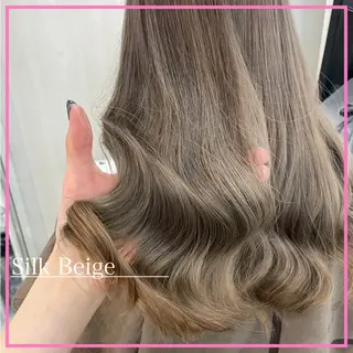 セミロング カラー ヘアアレンジ 🐚🧸 MAKI 🧸🐚のヘアスタイル