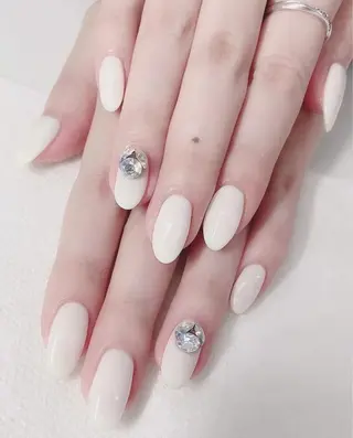 ネイル I-nailロング /ワンホン/キラキラのネイルデザイン
