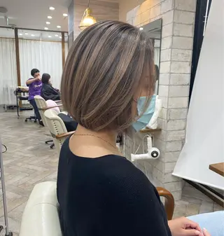 ショート カラー パーマ ヘアアレンジ メンズ キッズ ネイル マツエク・マツパ ハイライト、レイヤー カット/西梅田/中西のヘアスタイル