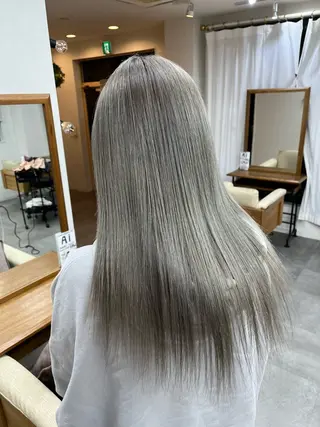 ロング ブリーチカラー HAZUKI🦖のヘアスタイル