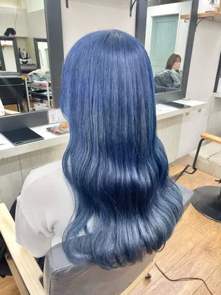 ロング カラー 青木 優歩のヘアスタイル