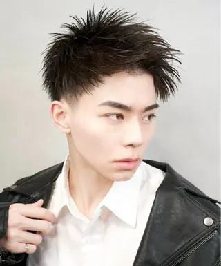 カラー メンズ 長谷川 慈英のヘアスタイル