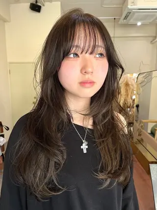 ロング moka/ブリーチ /カットのヘアスタイル