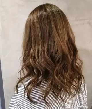 ロング カラー 傷ませないブリーチ 美容師🎉内山のヘアスタイル