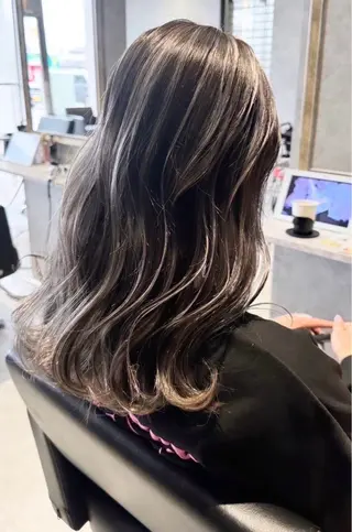 ロング カラー ✨髪質改善✨ハイトー ンカラー⭐️藤沢のヘアスタイル