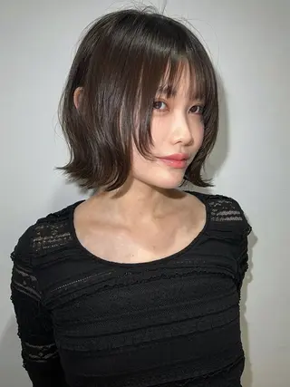 ミディアム ボブ/ミルクティー KOUGAのヘアスタイル