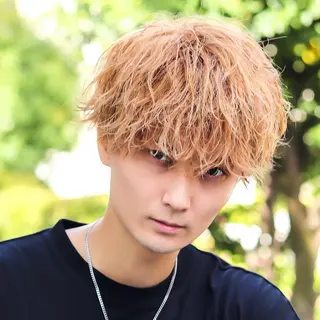 ミディアム カラー メンズ 渋谷のブリーチカラー シェフ🧑‍🍳蓮のヘアスタイル