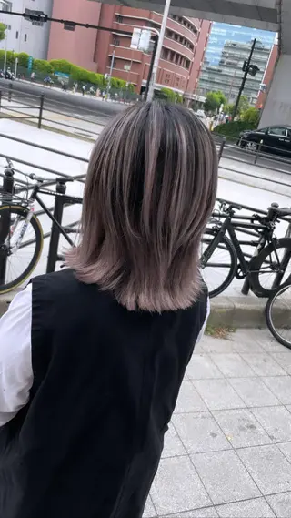 ミディアム カラー 難波ブリーチカラー 伊藤洋輝のヘアスタイル