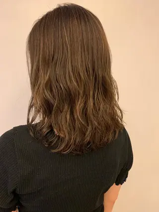 セミロング カラー パーマ ヘアアレンジ 松田 亮葉のヘアスタイル