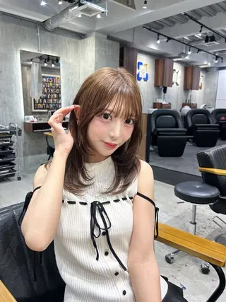 セミロング ホワイトブロンド RIKUTOのヘアスタイル