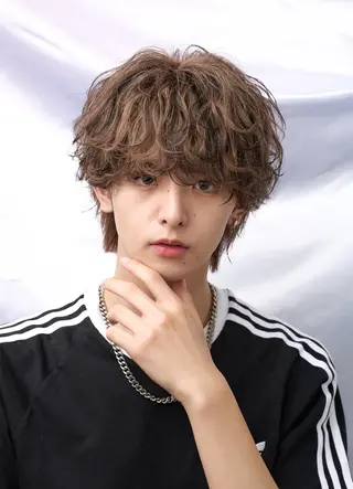 ミディアム カマタ ハルキのヘアスタイル