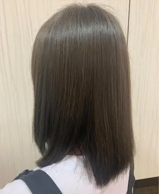 ミディアム カラー 河野 優希のヘアスタイル