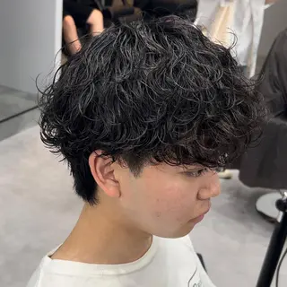 パーマ メンズ アイブロウ 曲がる縮毛矯正 LIBER 岩名のヘアスタイル