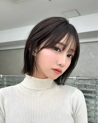 ミディアム レイヤー・カット モデル・透明感カラーのヘアスタイル
