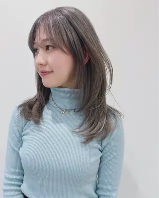 セミロング カラー 小顔レイヤー/ ベージュ🤍Rieのヘアスタイル