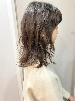 セミロング パーマ moanin モーニンのヘアスタイル