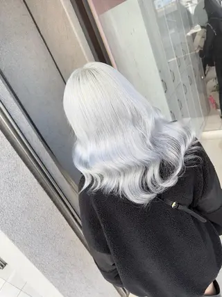 ロング カラー ブリーチ特化🌈 MANATOのヘアスタイル