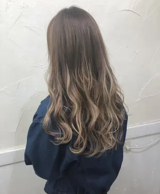 ミディアム Loob.TOKYO MIYA🌈のヘアスタイル