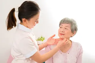 小顔・毛穴・たるみ ネイル 似内真樹のエステ・リラクイメージ