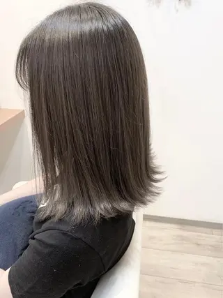 ミディアム カラー 武田 悠生乃のヘアスタイル