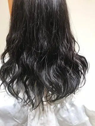 ロング ARMONY秋山輝也 コテ巻き風パーマ特化のヘアスタイル