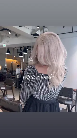 セミロング カラー 💜ハイトーン💛 マジカルかいちゃんのヘアスタイル