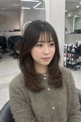 セミロング あ い か 🎀 レイヤーカットのヘアスタイル