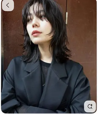 ミディアム 佐々木 彩花のヘアスタイル