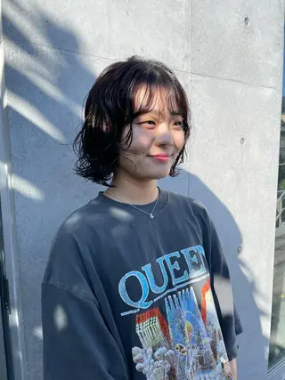 ミディアム パーマ 佐伯 和佳のヘアスタイル