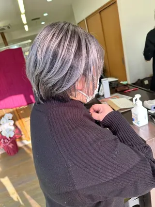 ショート カラー ブリーチカラー🫧 森　凪沙のヘアスタイル