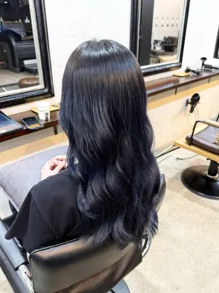 ロング カラー 三條 朋香のヘアスタイル