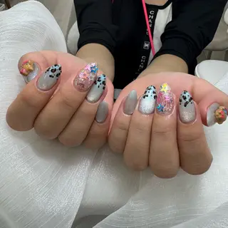 ネイル 🪷Mi.o あいちゃん🐝のネイルデザイン