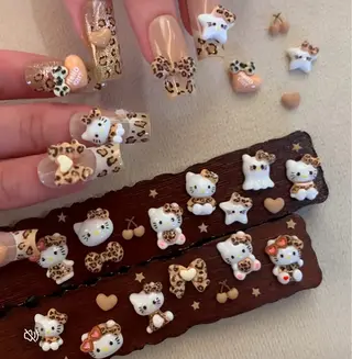 セミロング めぐみのネイルサロン スタッフ練習のネイルデザイン