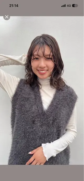セミロング パーマ 横山 心優のヘアスタイル