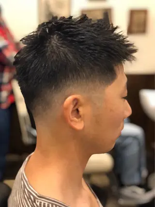 ショート 【24時まで営業✨】 吉本 成樹のヘアスタイル