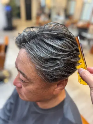 カラー メンズ 石塚 ケンジのヘアスタイル