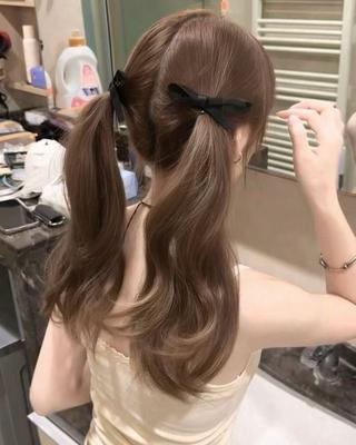 ロング カラー 透明感ベージュ×レイ ヤーカット🎀セナのヘアスタイル