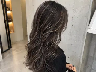 ロング カラー mo moのヘアスタイル