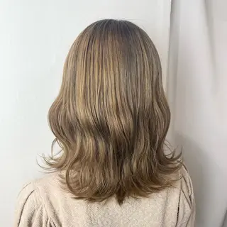 カラー 🎀モモ🎀 上品 白髪ぼかしハイライトのヘアスタイル