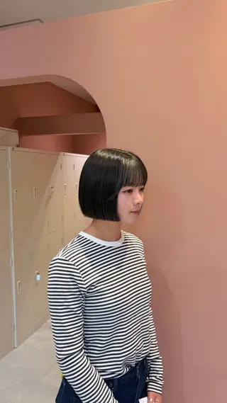 ショート カラー 聖菜/ hina /レイヤー/艶カラーのヘアスタイル