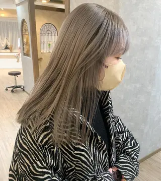 セミロング カラー 本間 結衣のヘアスタイル