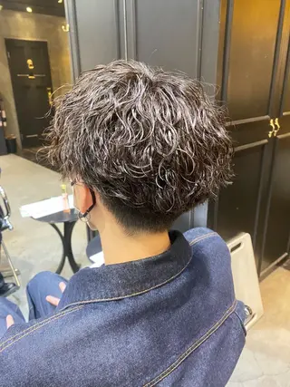 パーマ メンズ 透明感カラー🌿 グレージュ🐺陽介のヘアスタイル